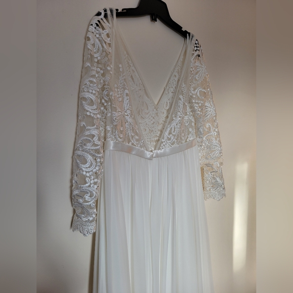 Made With Love Wedding Dress US Size 10 - Picture 6 of 10